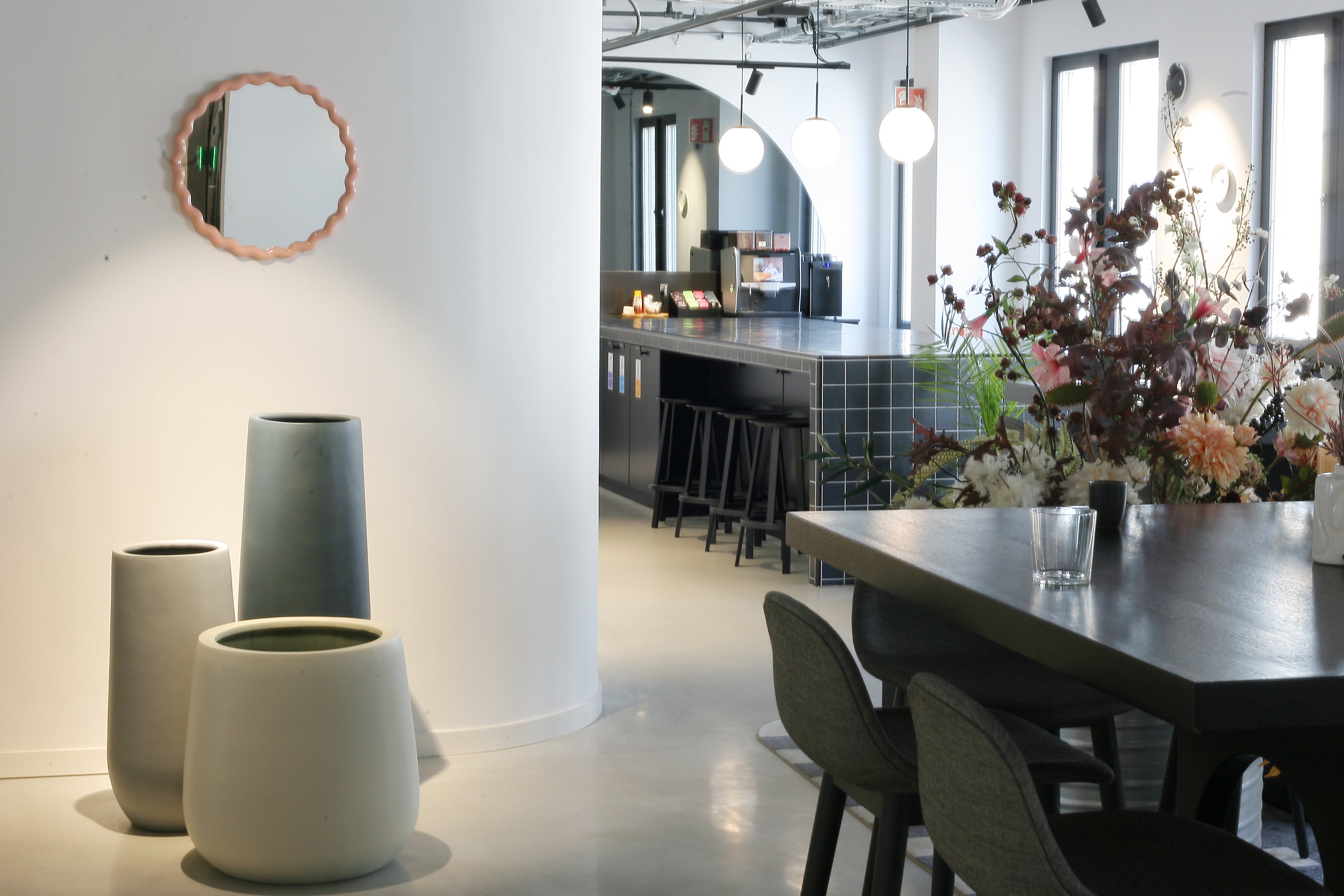 Empty planters in a Scandinavien Design cafe